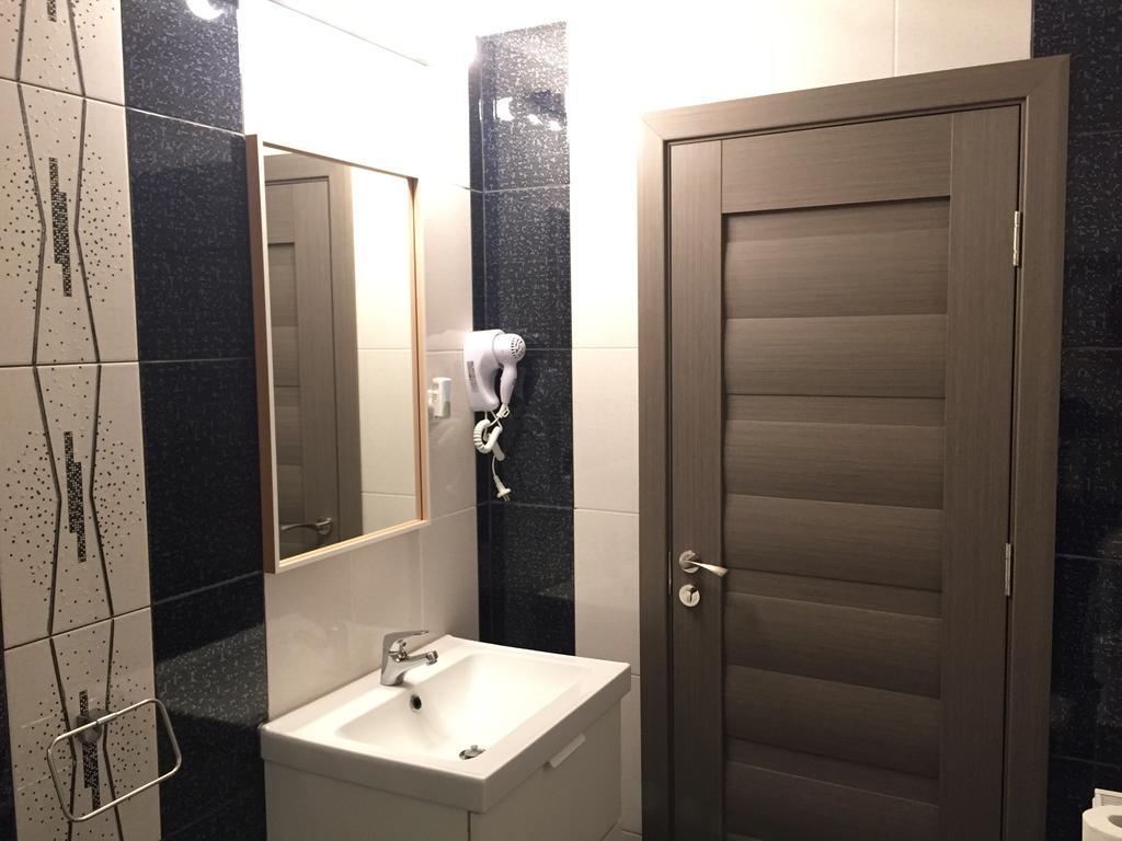 Hotel Mic Boekarest Kamer foto