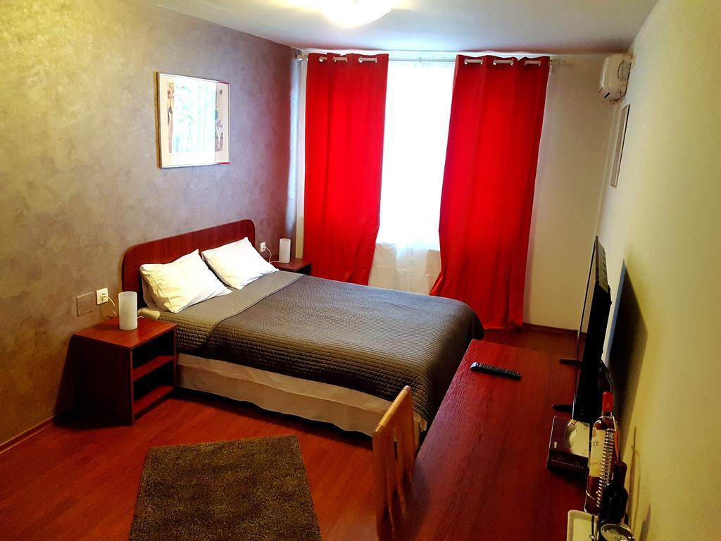 Hotel Mic Boekarest Buitenkant foto
