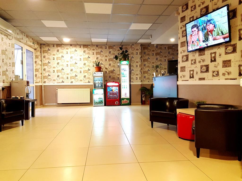 Hotel Mic Boekarest Buitenkant foto