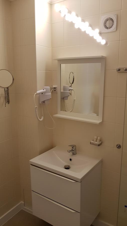 Hotel Mic Boekarest Buitenkant foto